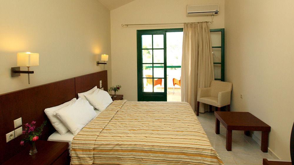 Skiathos Club Hotel & Suites Vasilias  Exteriör bild