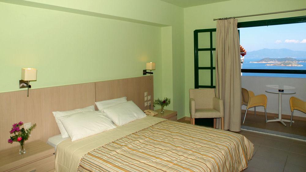 Skiathos Club Hotel & Suites Vasilias  Exteriör bild