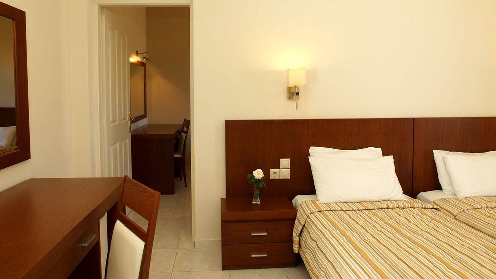 Skiathos Club Hotel & Suites Vasilias  Exteriör bild