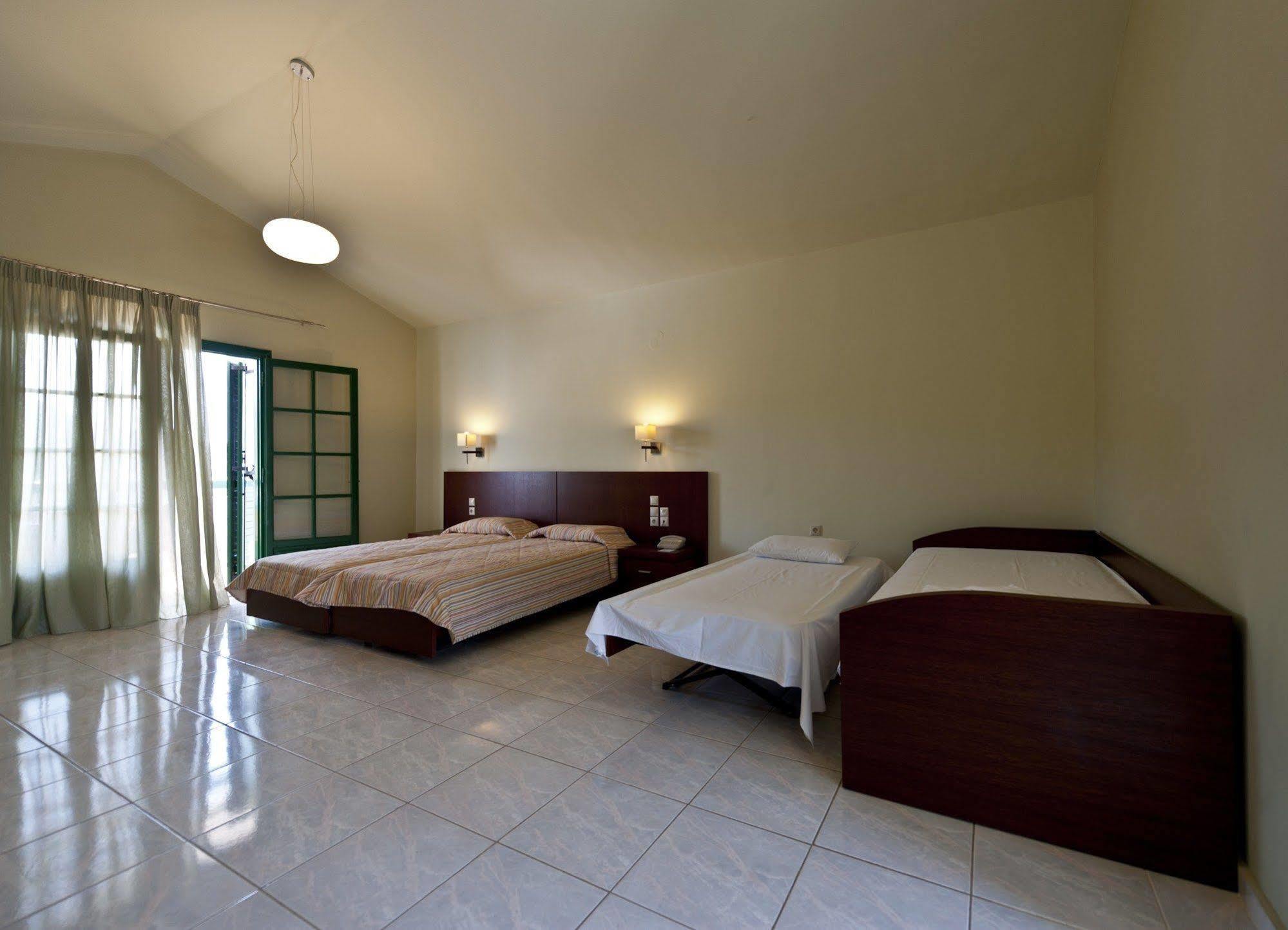 Skiathos Club Hotel & Suites Vasilias  Exteriör bild