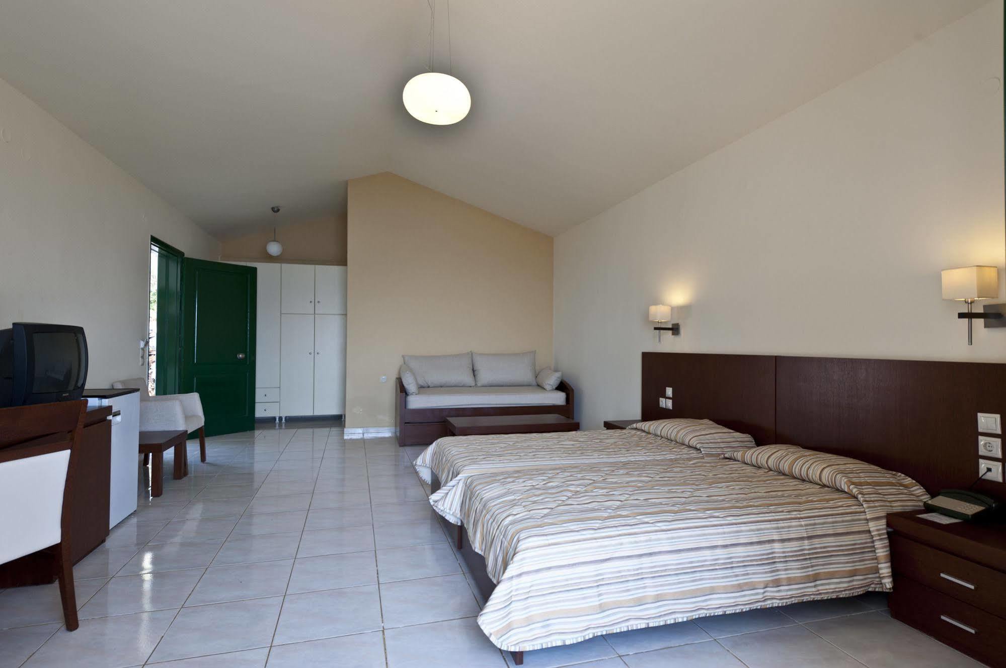 Skiathos Club Hotel & Suites Vasilias  Exteriör bild